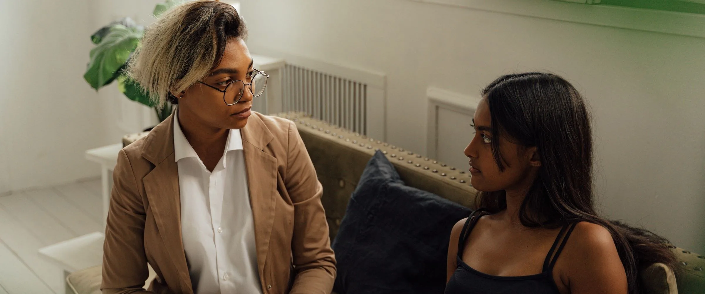 A counsellor talking one-on-one with a student
